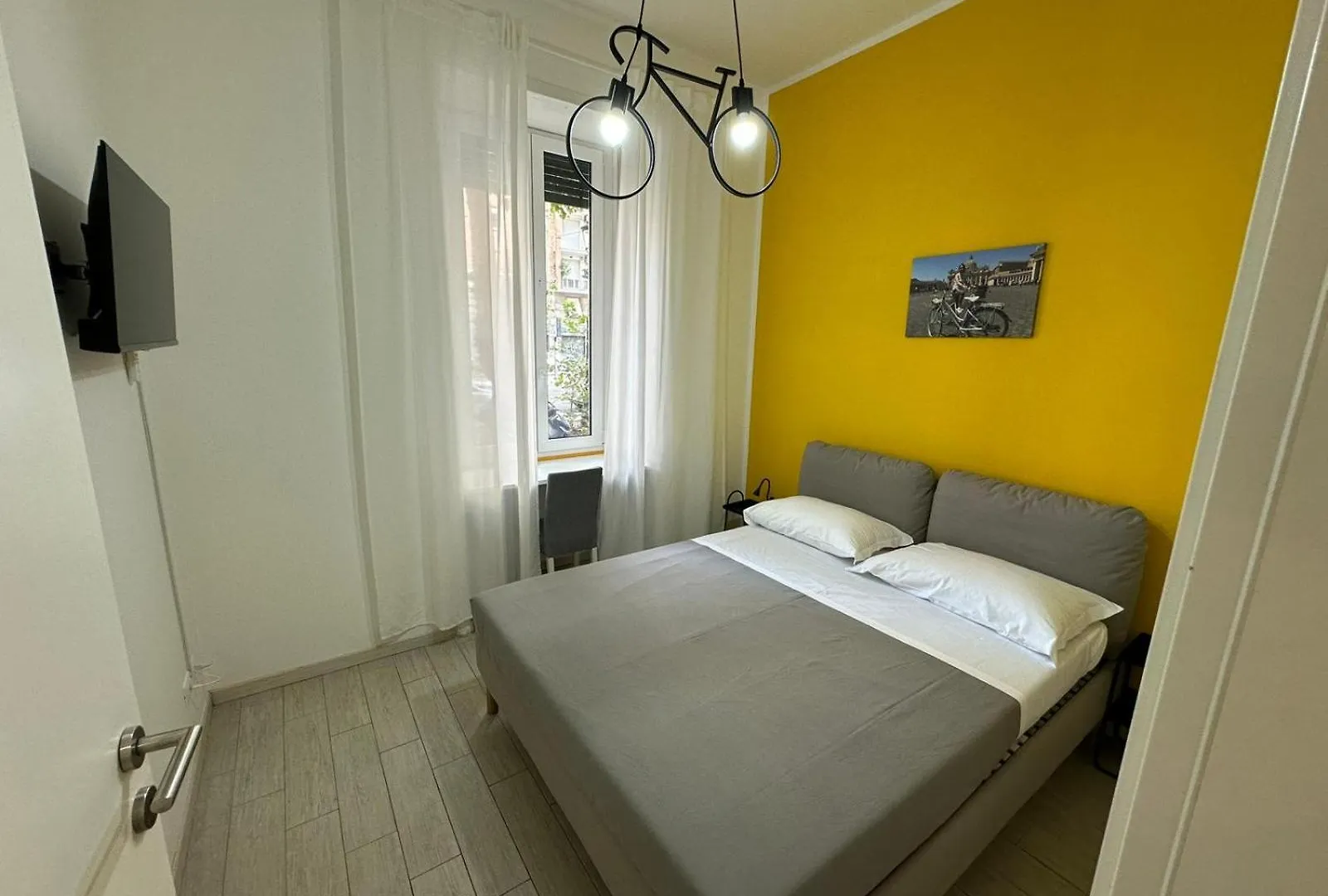 Hotel Bed&Bikerome Angelico 0*, Roma Italia