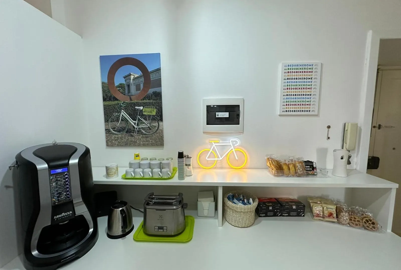 Bed&Bikerome Angelico酒店 0*, 罗马 意大利